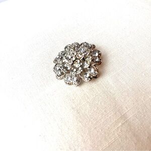 Elegant Silver Floral Brooch